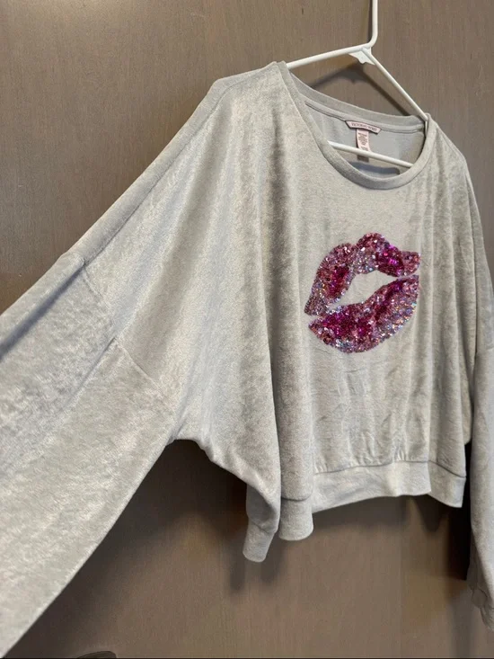 Victoria's Secret XL Gray Sweatshirt with Pink Sequin Kiss Lip - Picture 6 of 10